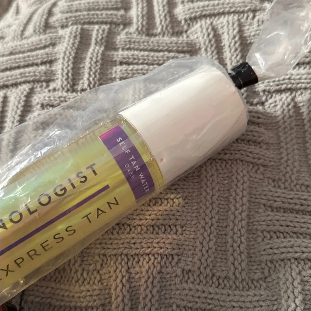 Tanologist Express Self Tan Water in the Dark Shade